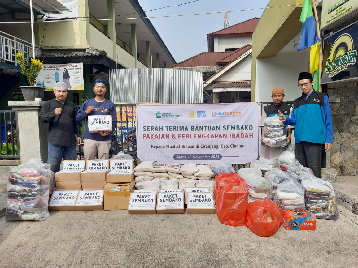 Program Sedekah Barang Ulurtangan Salurkan Bantuan Untuk Muallaf Di Kampung Pupunjul Cianjur